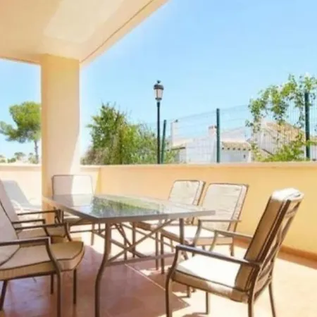 Spacious 1 Bedroom Ground - Flooor With Large Private Terrace In Martin Villamartin (Valencia)